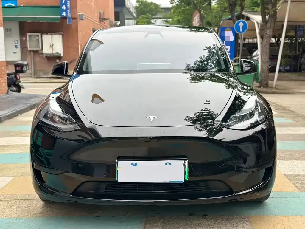 Tesla Model Y — фото 6