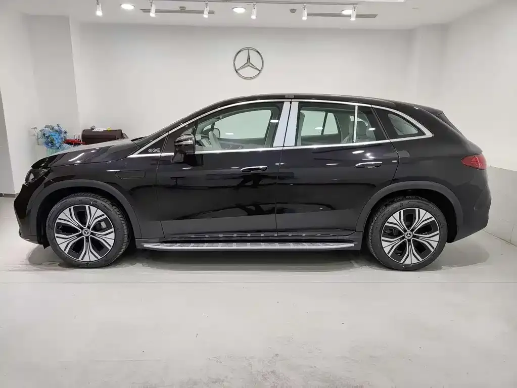 Mercedes-Benz EQE SUV — фото 4