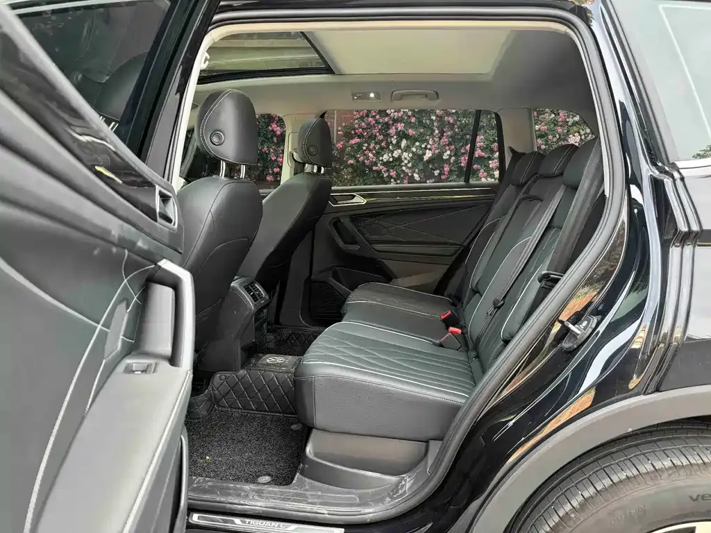 Volkswagen Tiguan L — фото 5