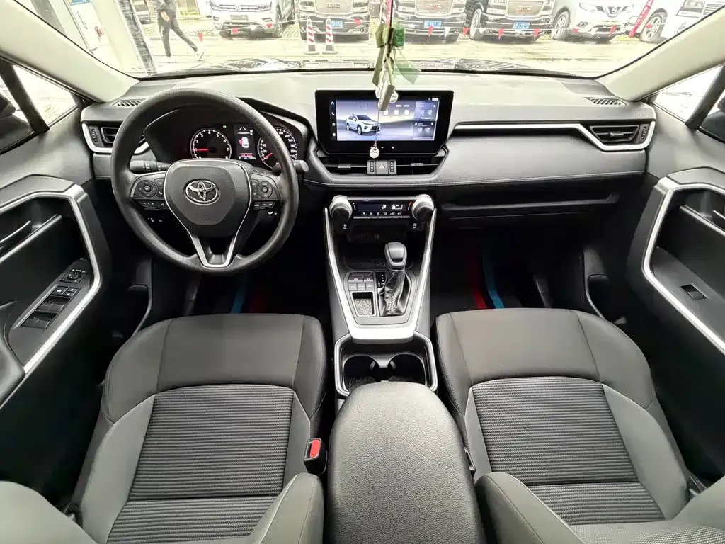 Toyota Wildlander — фото 10