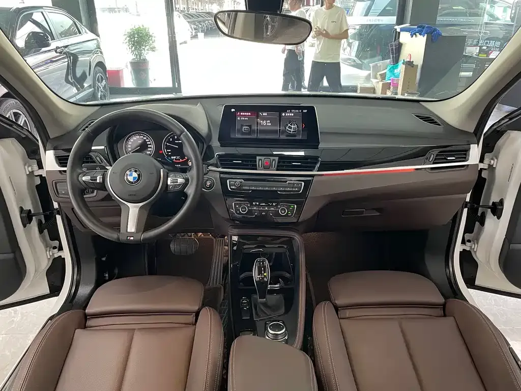 BMW X1 — фото 10