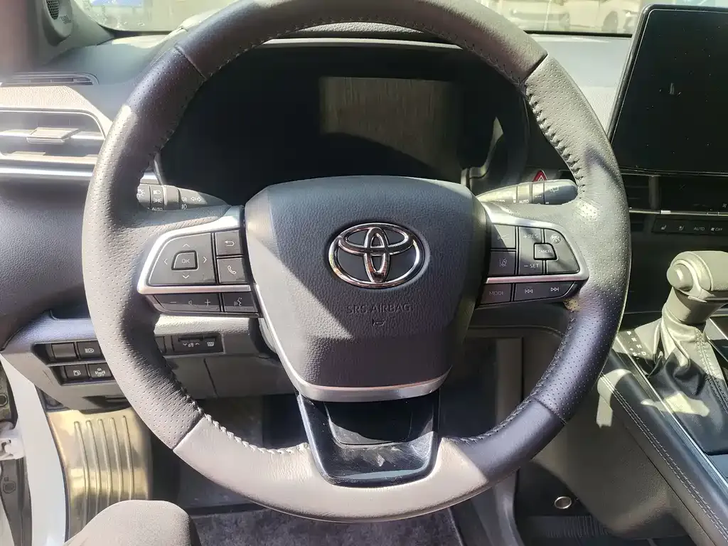 Toyota Sienna — фото 10