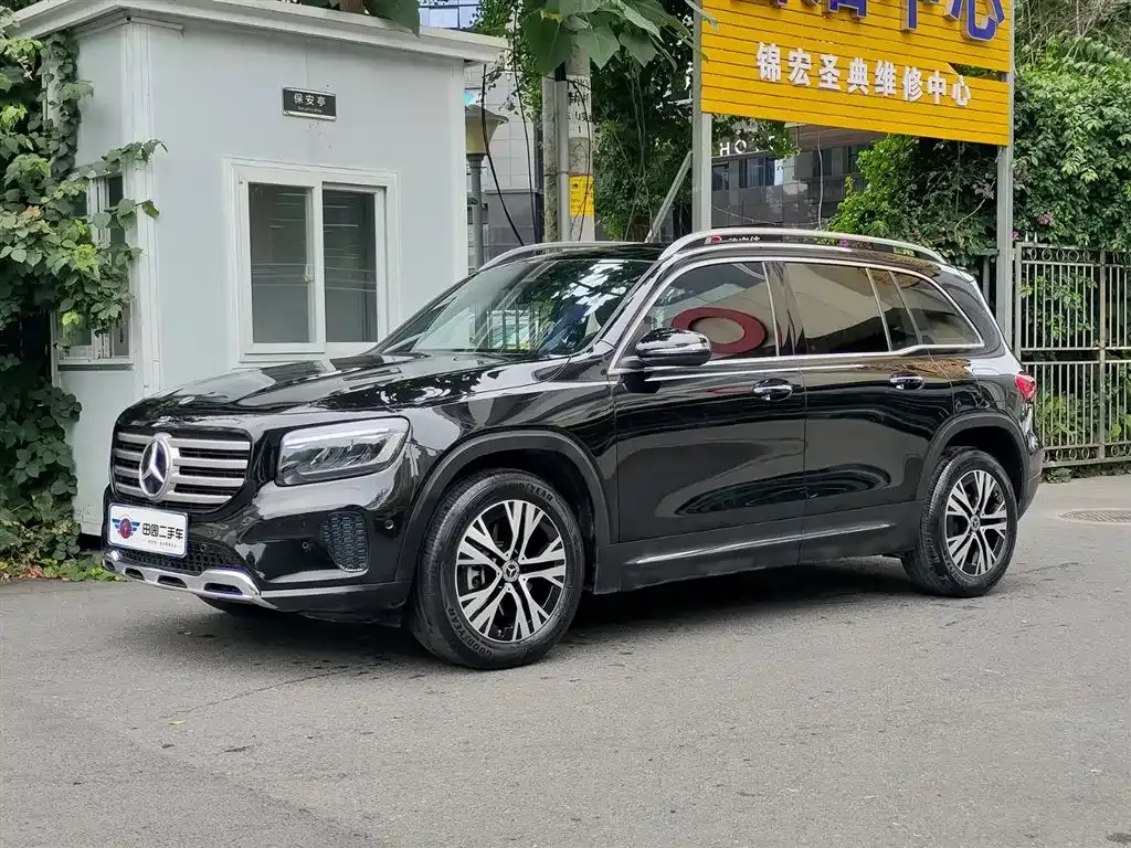 Mercedes-Benz GLB — фото 1