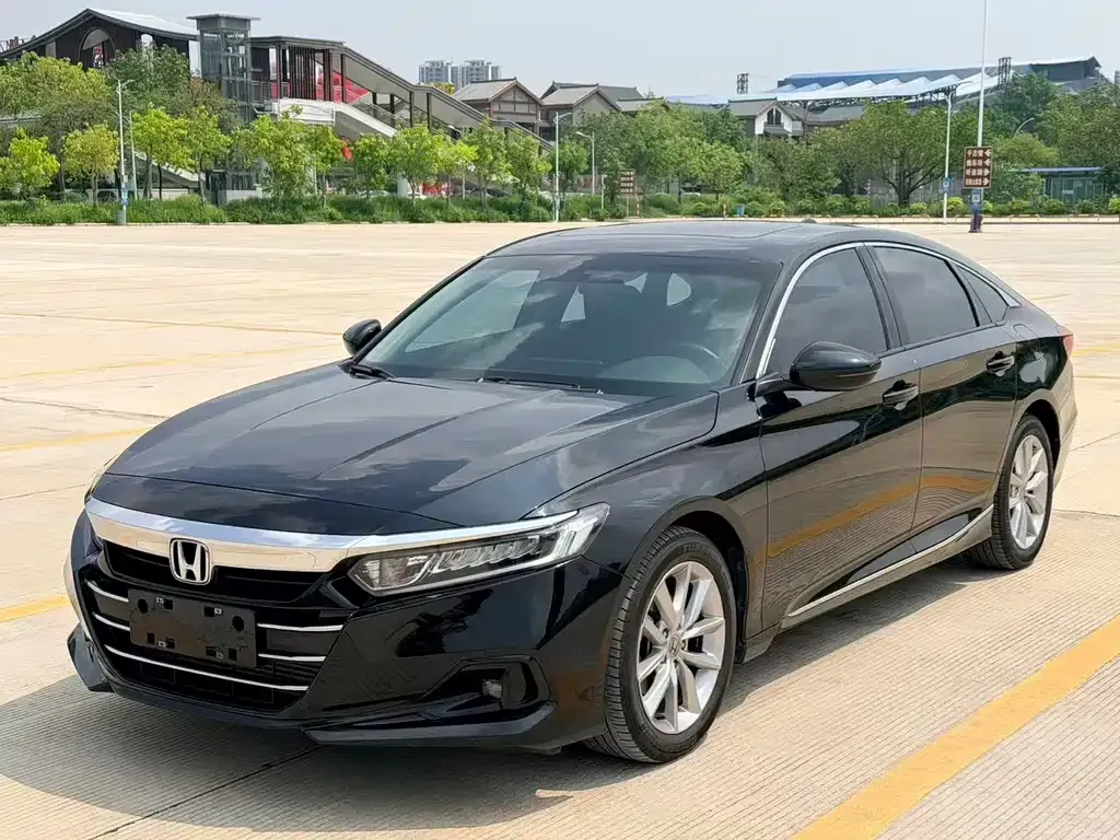 Honda Accord — фото 1