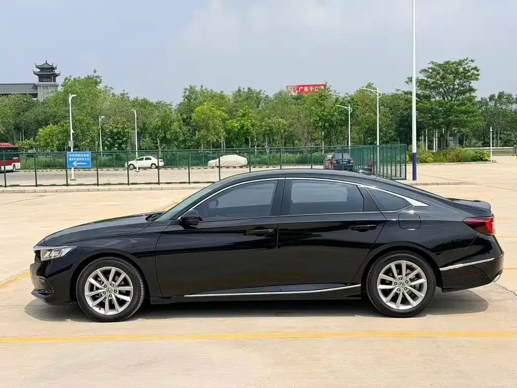 Honda Accord — фото 3
