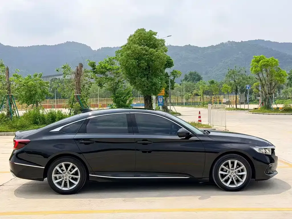 Honda Accord — фото 5