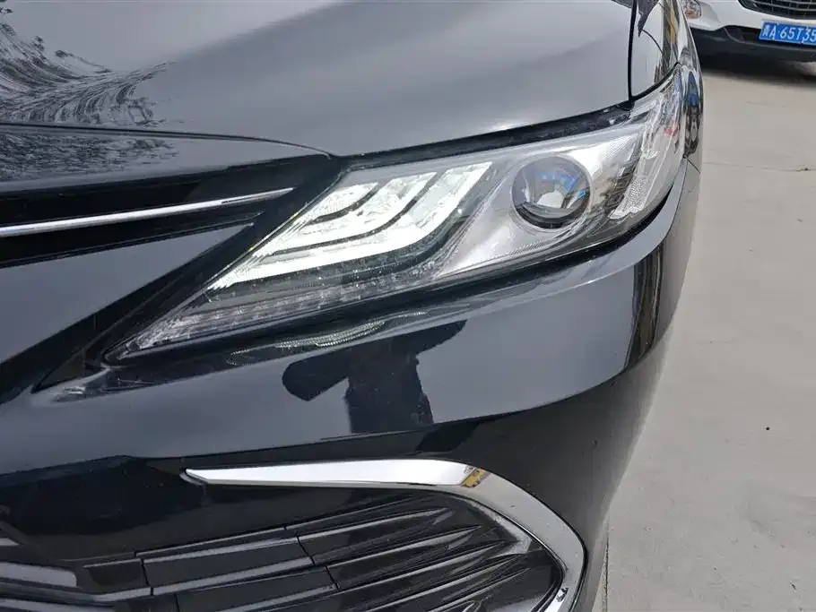 Toyota Camry — фото 7