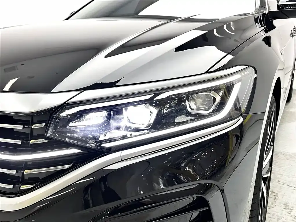 Volkswagen Passat 2023 из CN, фото 8