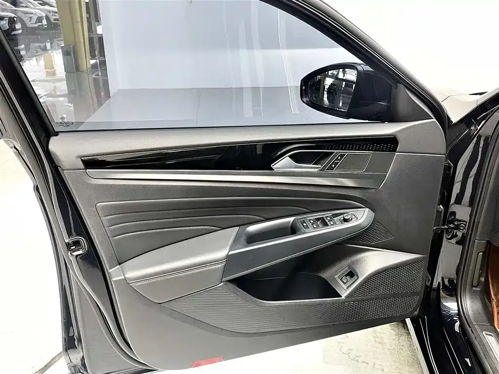 Volkswagen Passat 2023 из CN, фото 5