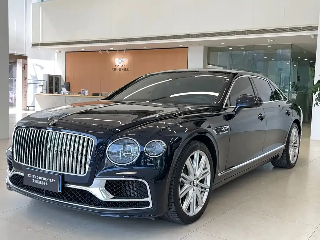 Bentley Flying Spur — фото 1