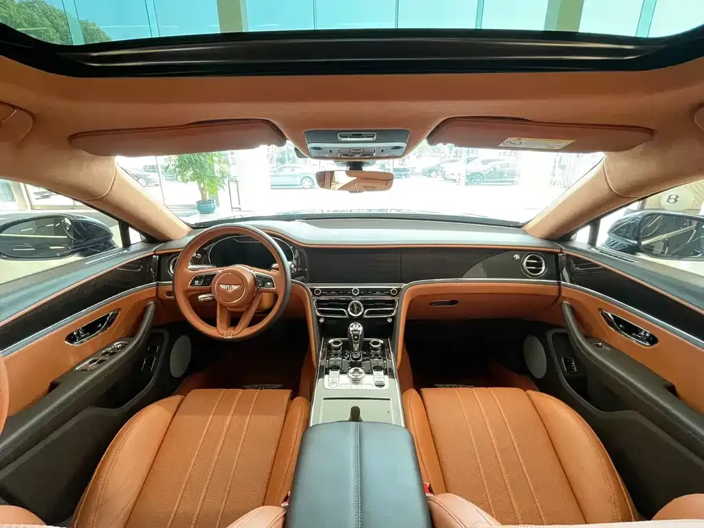 Bentley Flying Spur — фото 3