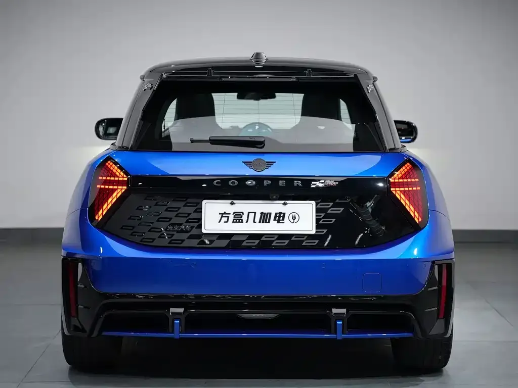MINI JCW Electric 2025 из CN, фото 3