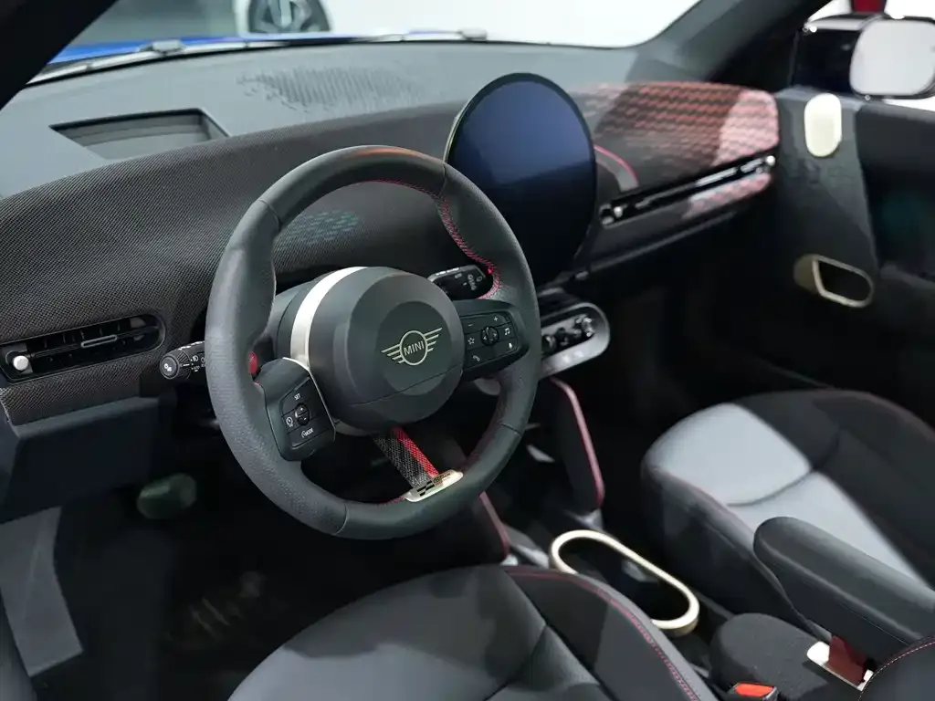 MINI JCW Electric 2025 из CN, фото 7