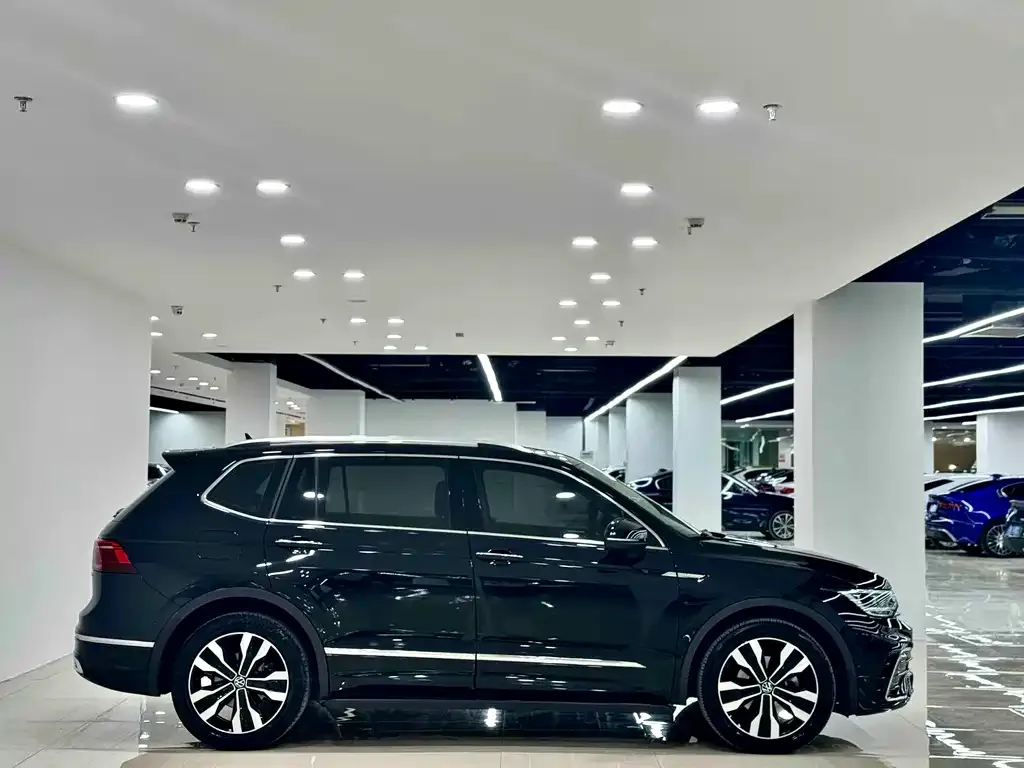 Volkswagen Tiguan L — фото 4