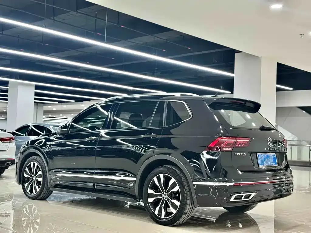 Volkswagen Tiguan L — фото 5