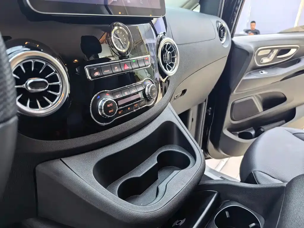 Mercedes-Benz Vito 2024 из CN, фото 9