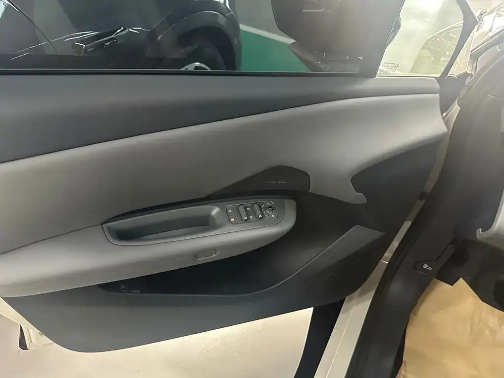 Lynk & Co Z20 2025 из CN, фото 6