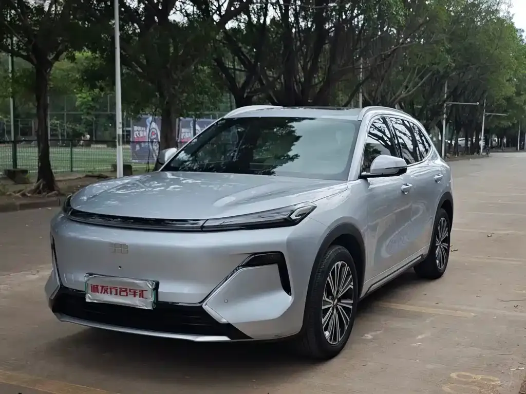 Geely Galaxy Xingjian 7 — фото 1