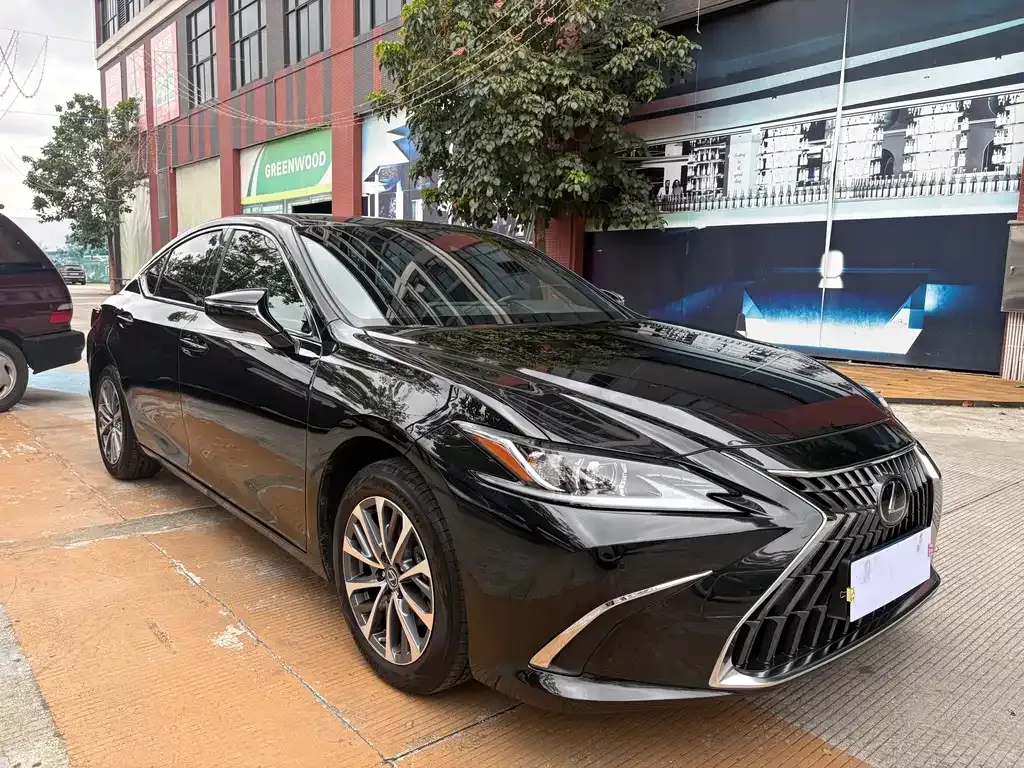 Lexus ES — фото 4