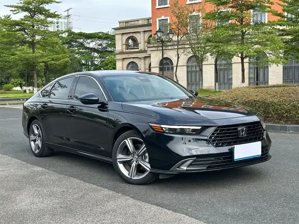 Honda Accord — фото 10