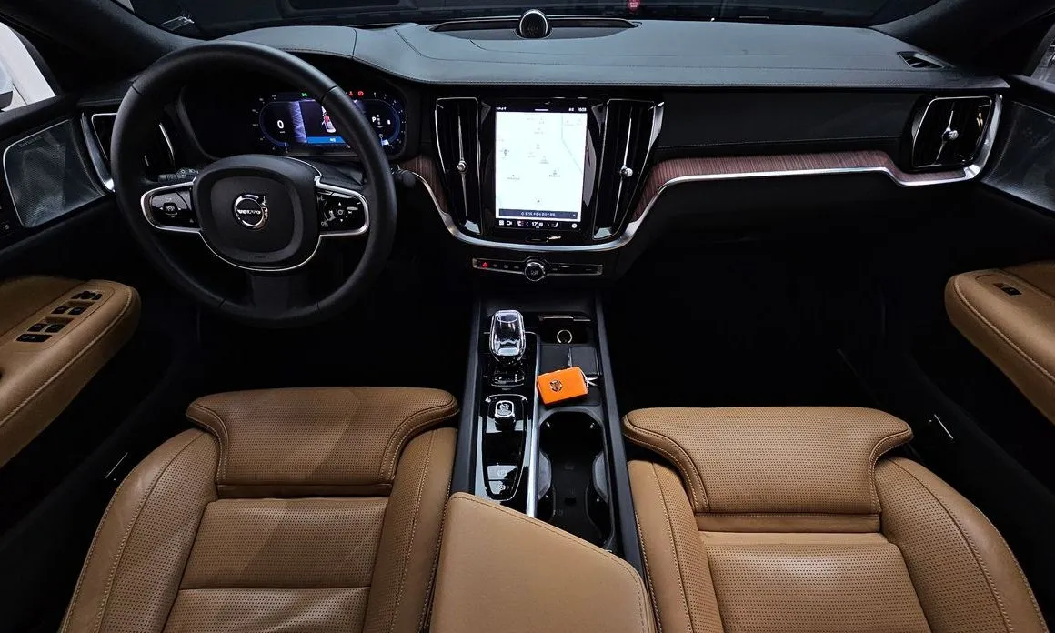 Volvo S60 2024 из KR, фото 8