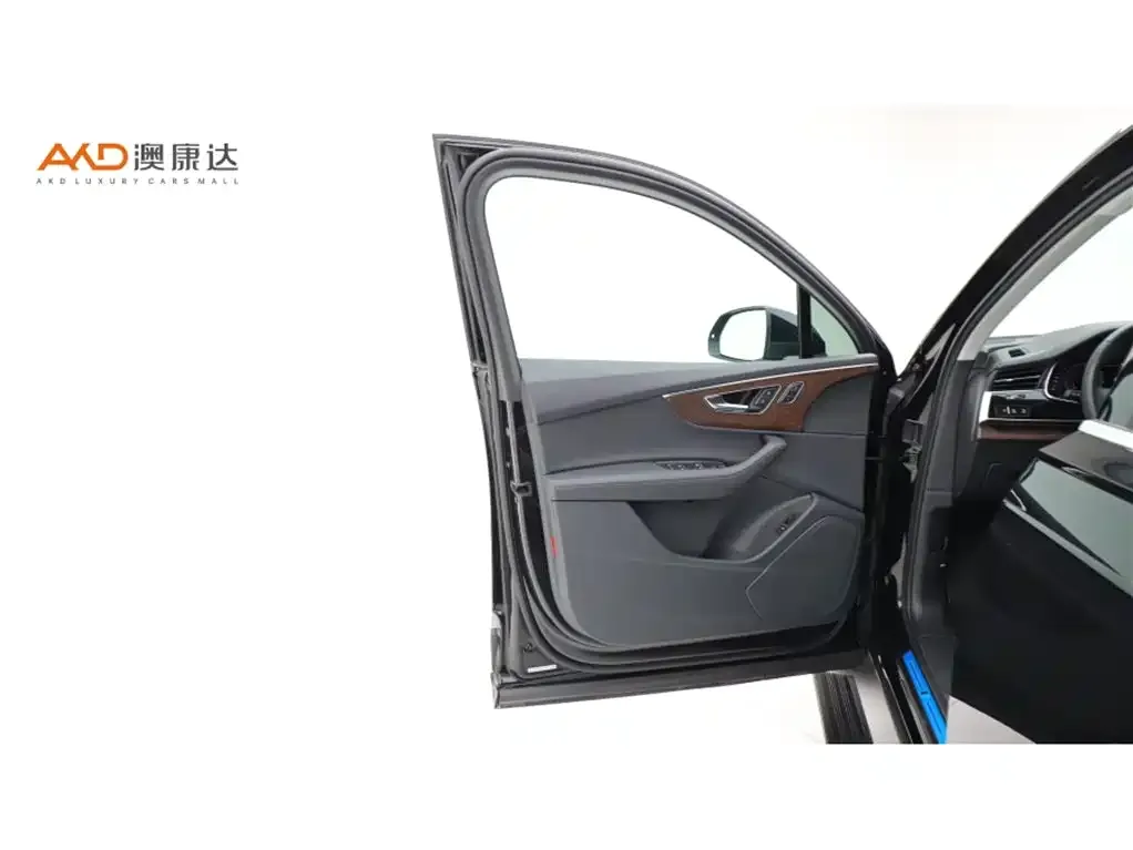 Audi Q7 2024 из CN, фото 4