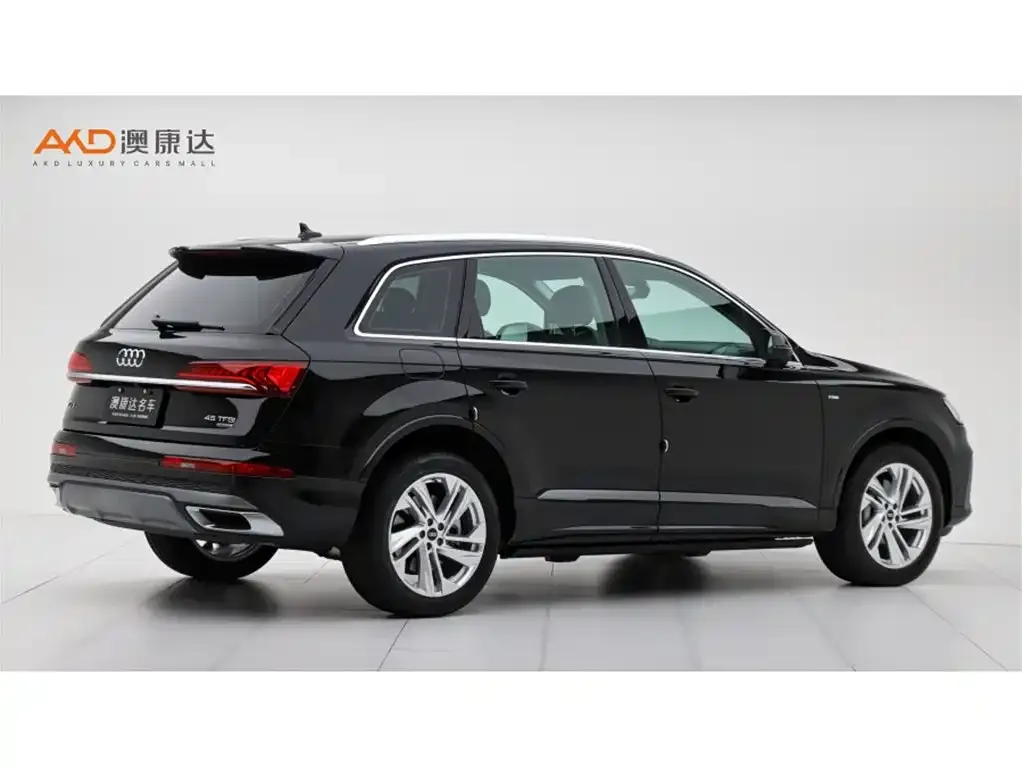Audi Q7 2024 из CN, фото 6
