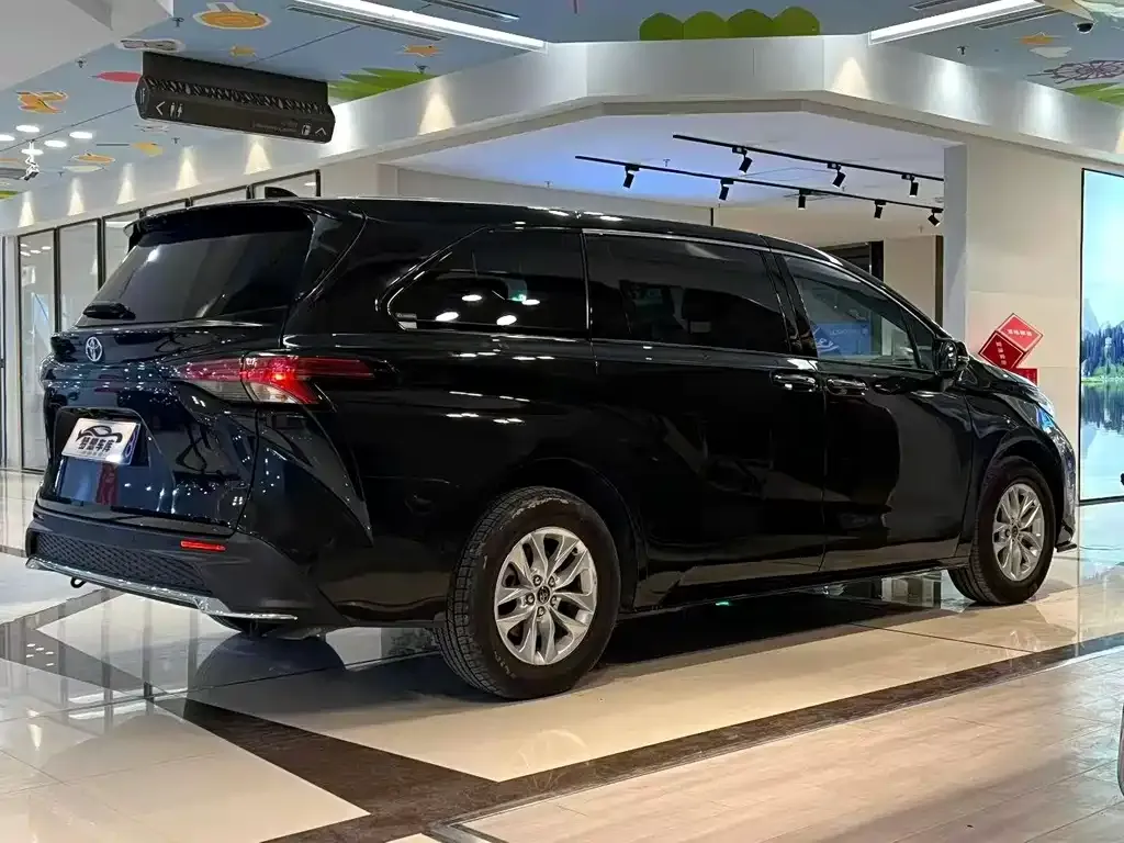Toyota Granvia 2024 из CN, фото 6
