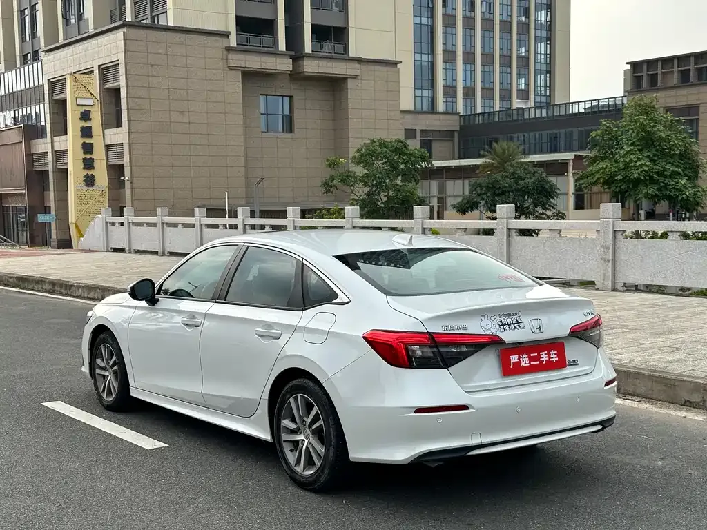 Honda Civic — фото 10