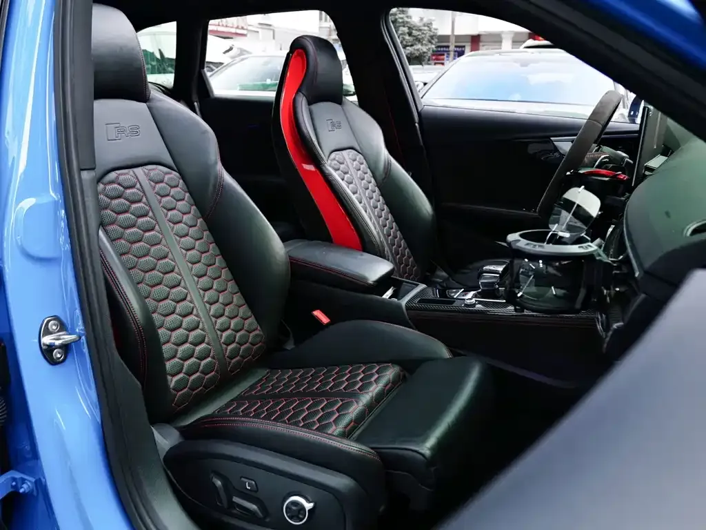 Audi RS 4 2021 из CN, фото 4