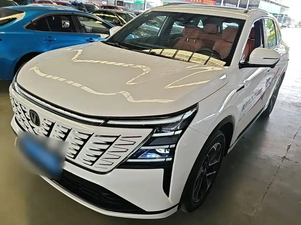 Changan CS75PLUS — фото 1