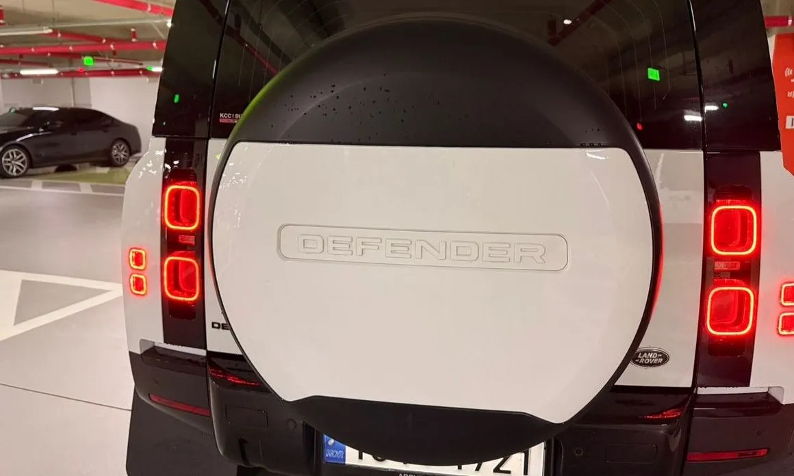Land Rover Defender 2023 из KR, фото 2