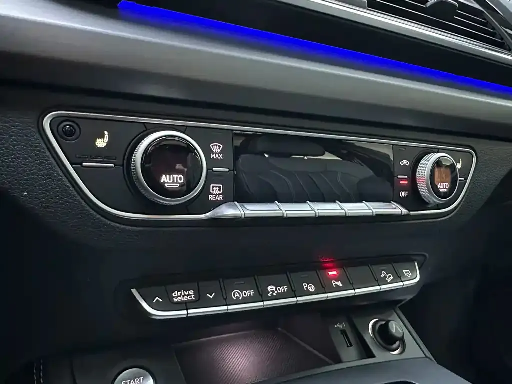 Audi Q5L Sportback — фото 4