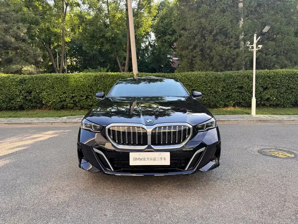BMW 5 Series — фото 10