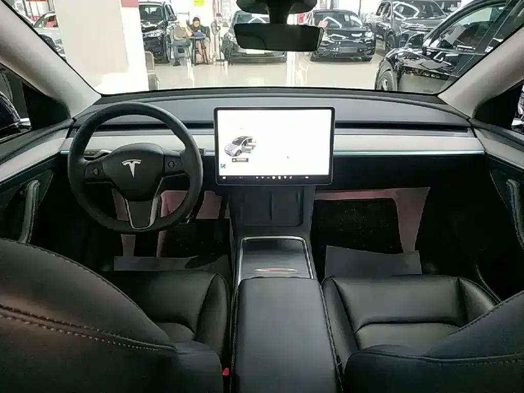 Tesla Model Y — фото 7
