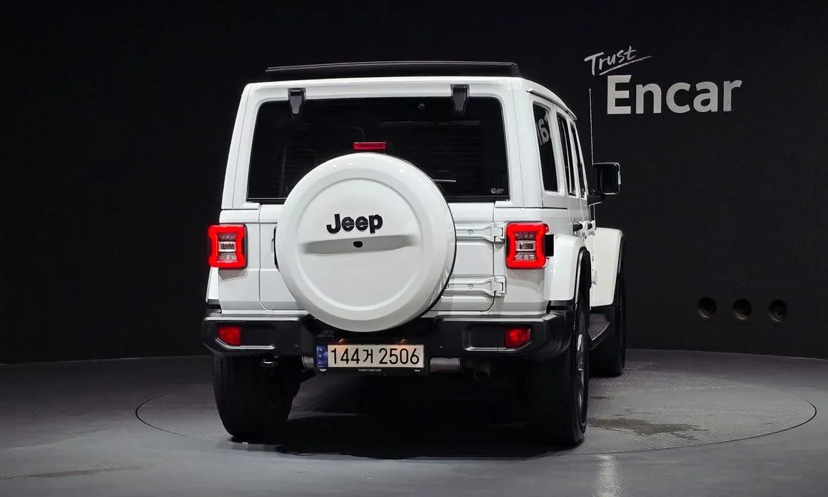 Jeep Wrangler 2023 из KR, фото 4