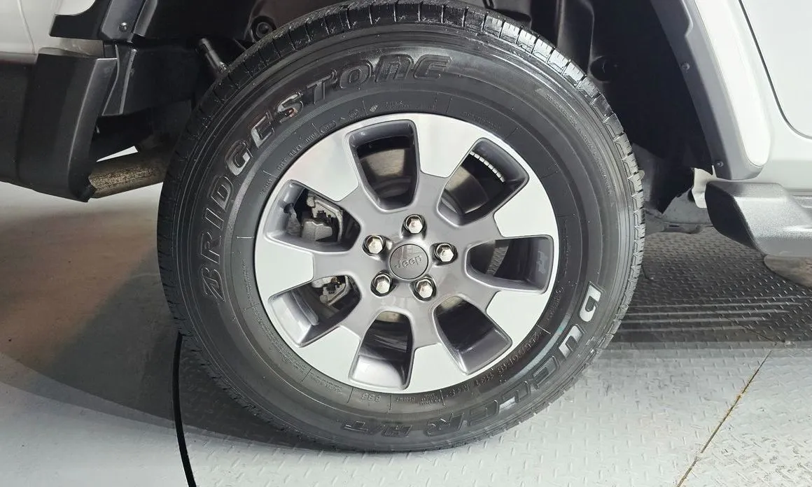 Jeep Wrangler 2023 из KR, фото 5
