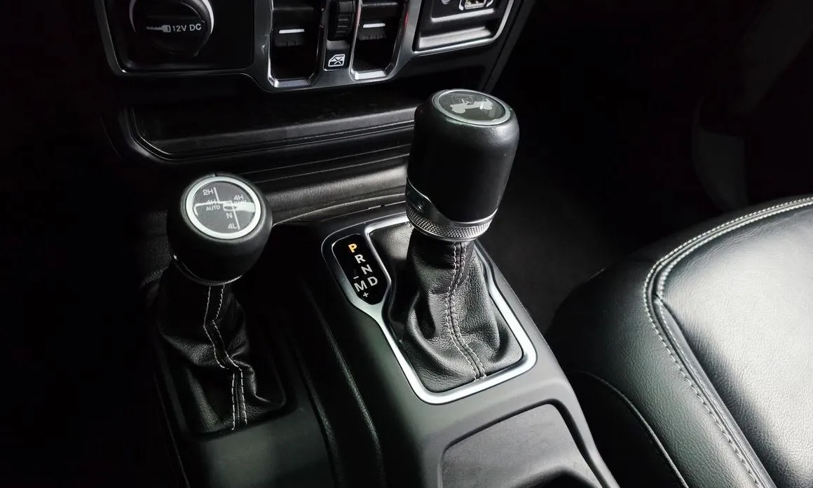 Jeep Wrangler 2023 из KR, фото 2