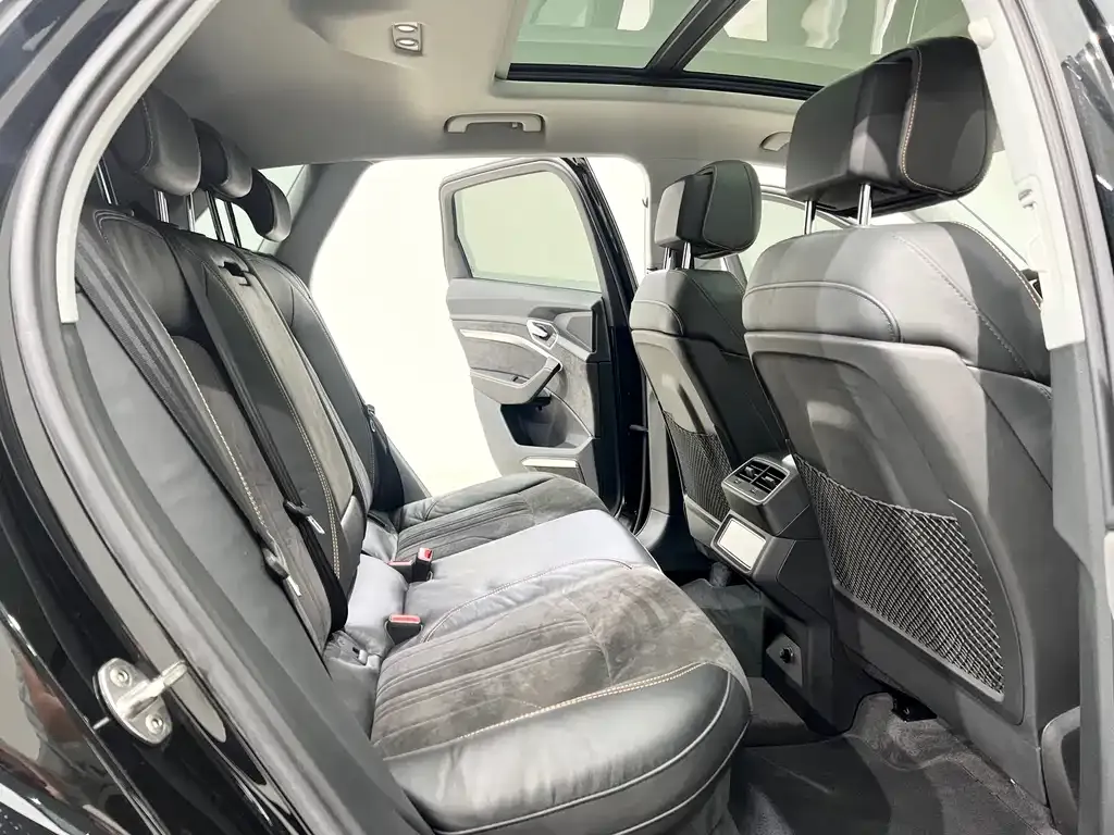 Audi e-tron 2022 из CN, фото 10