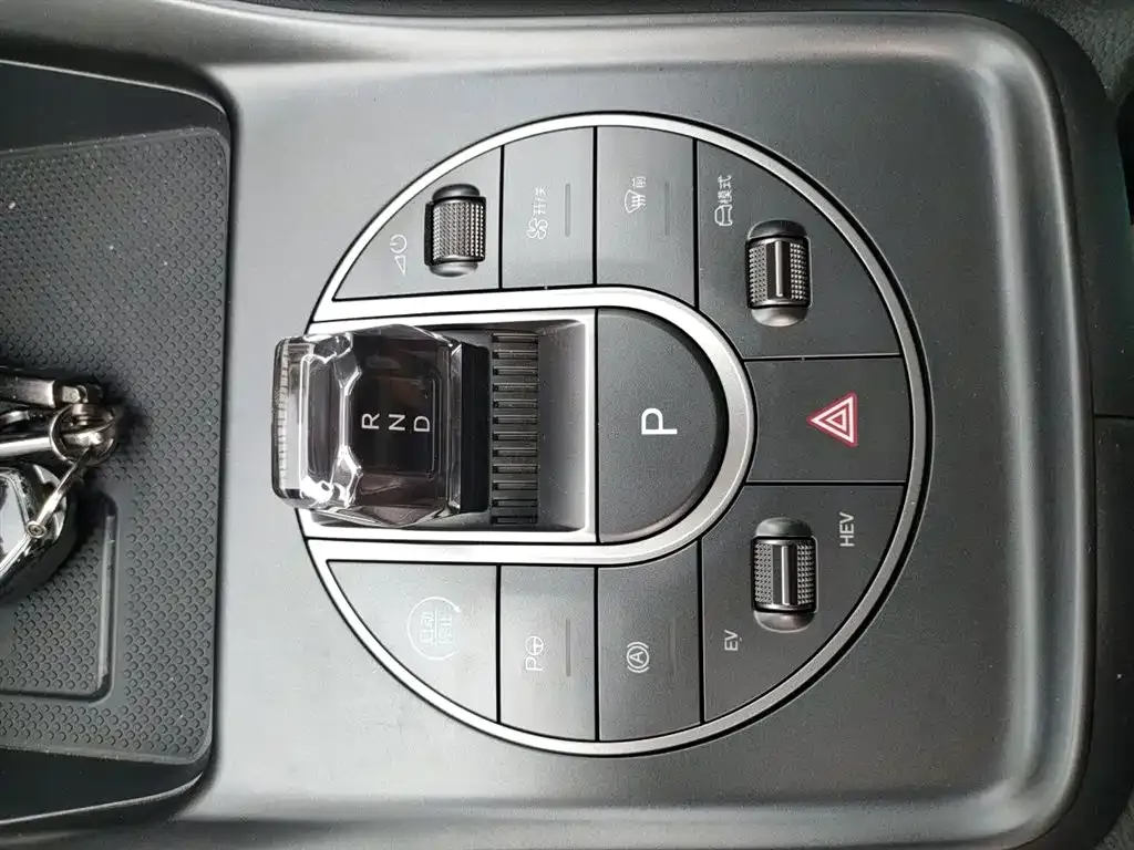 BYD Seal 05 DM-i — фото 8