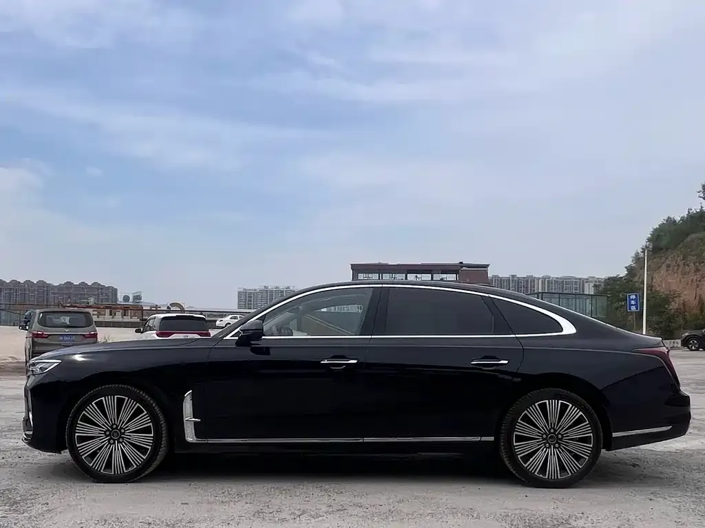 Hongqi H9 — фото 3