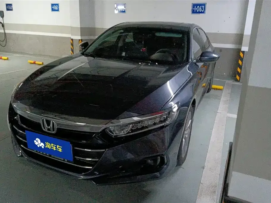 Honda Accord — фото 1