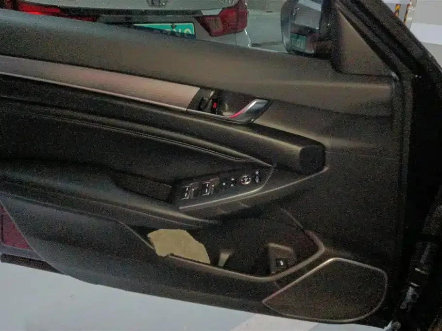Honda Accord — фото 9