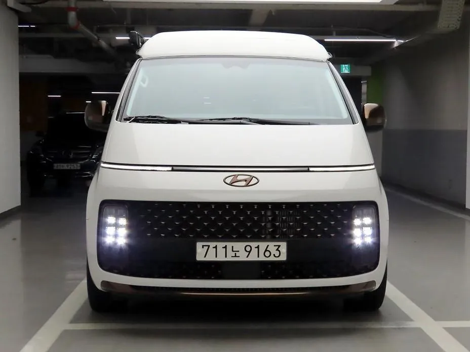 Hyundai Staria
