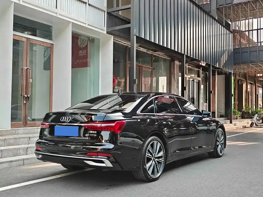 Audi A6L — фото 2