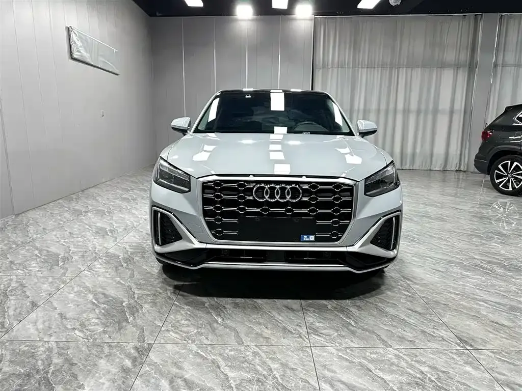 Audi Q2L — фото 2