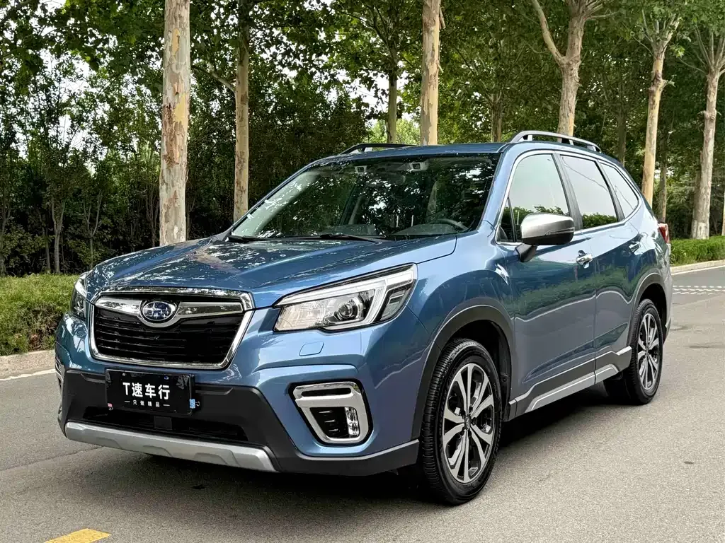 Subaru Forester — фото 1