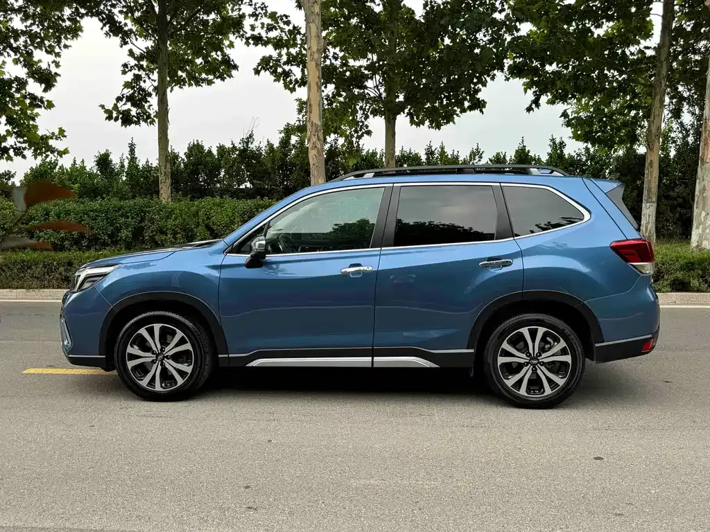 Subaru Forester — фото 7