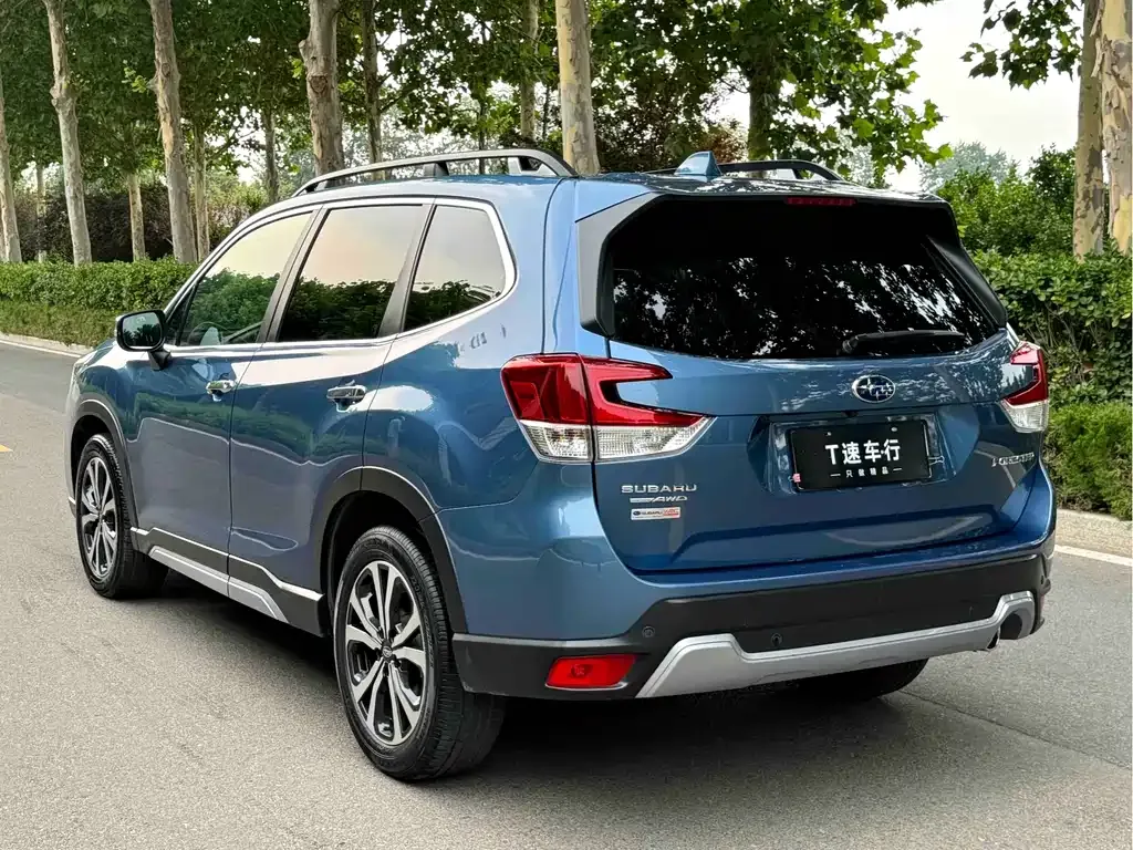 Subaru Forester — фото 4