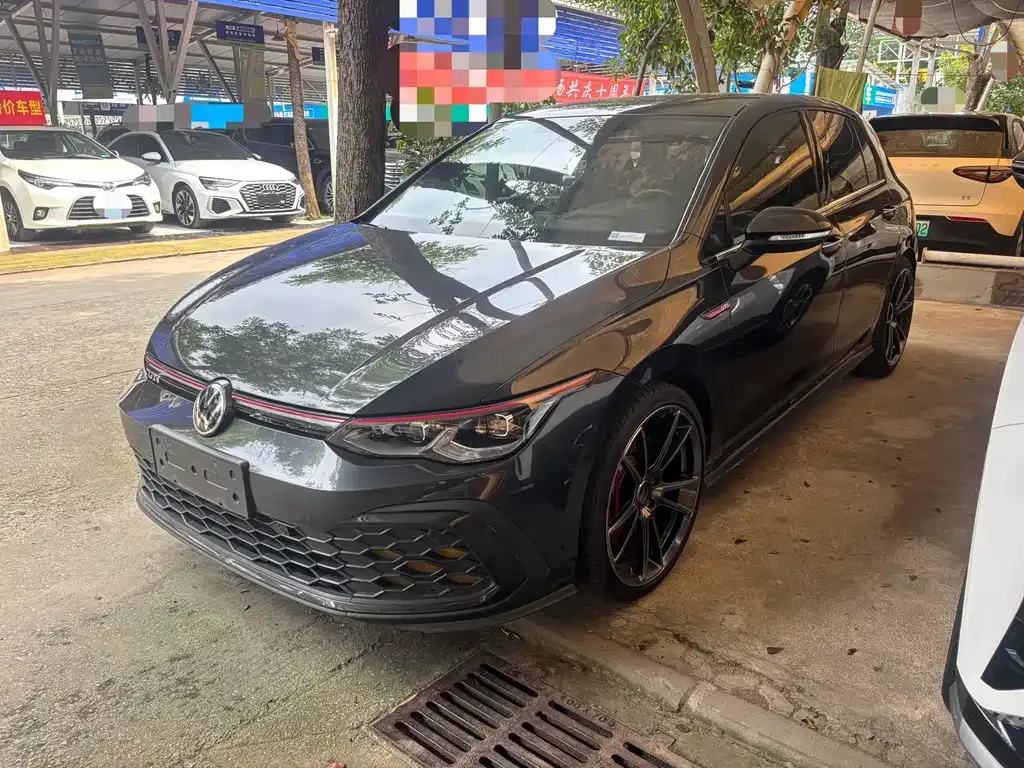 Volkswagen Golf GTI